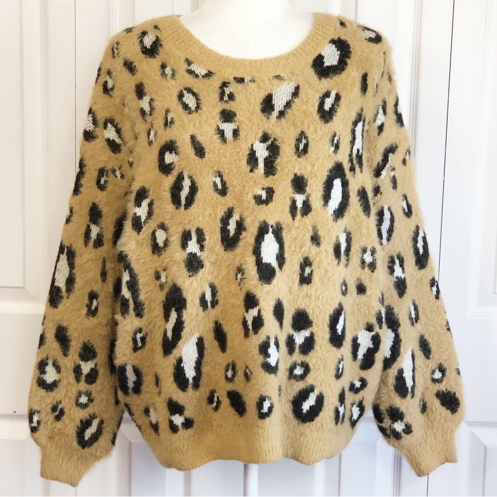Illa Illa Cozy Soft Fuzzy Leopard Animal Print Wool Blend Sweater M/L